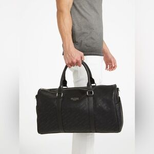 New GUESS Logo Travel/Duffle Bag